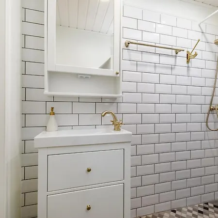 Vabaduse * بارنو